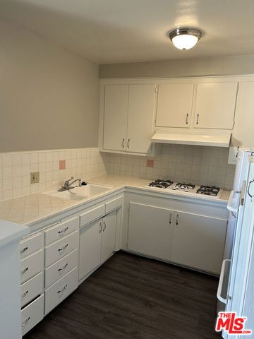1412 Barry Avenue 4, Los Angeles, CA 90025