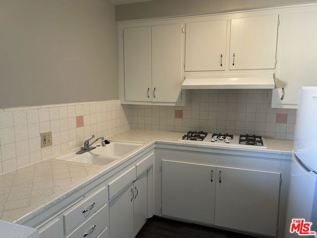 1412 Barry Avenue 4, Los Angeles, CA 90025