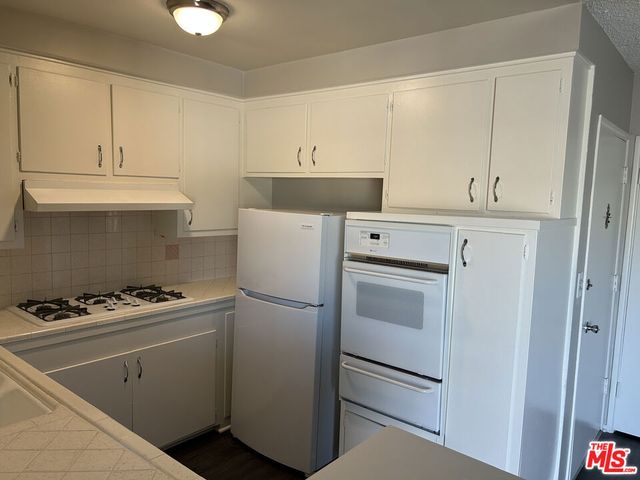 1412 Barry Avenue 4, Los Angeles, CA 90025