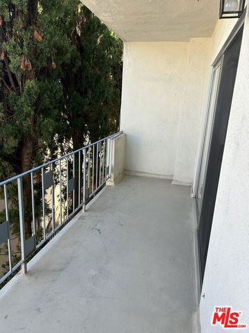 1412 Barry Avenue 4, Los Angeles, CA 90025