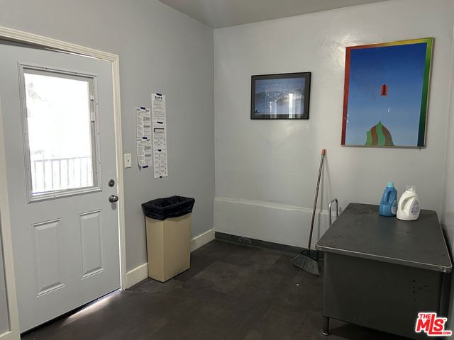 1412 Barry Avenue 4, Los Angeles, CA 90025