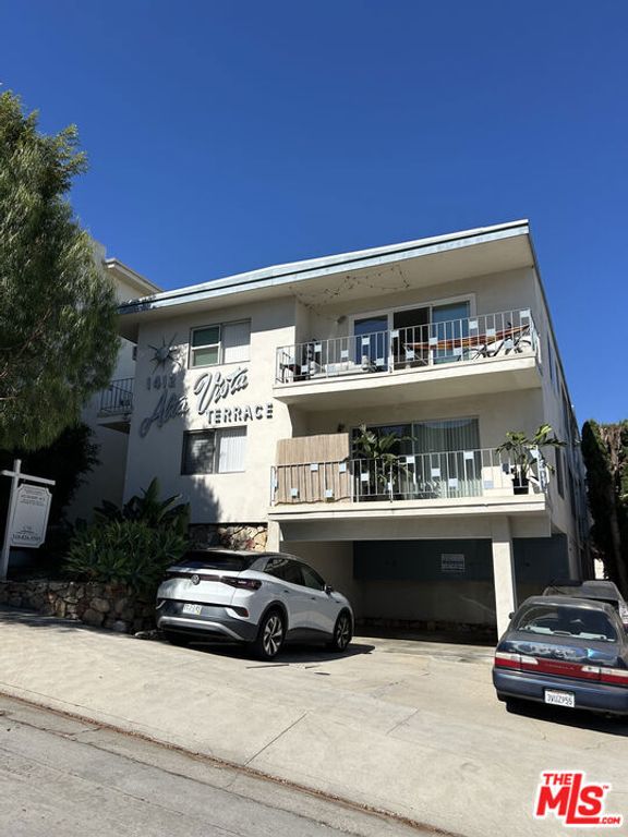 1412 Barry Avenue 4, Los Angeles, CA 90025