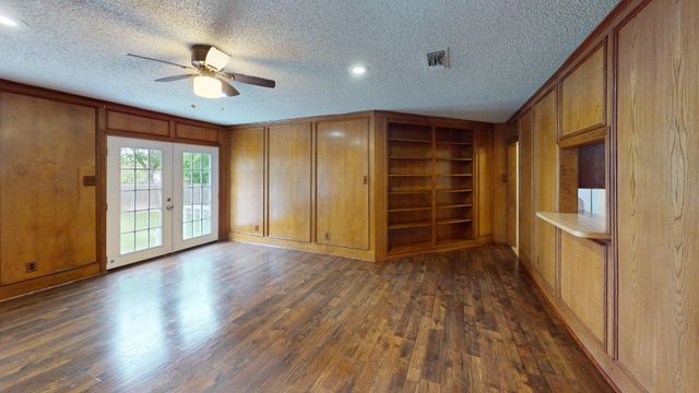 7047 Red Bud Drive, Dallas, TX 75227