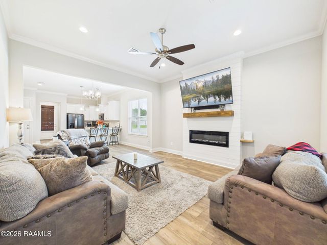 301 Adry Lane, Youngsville, LA 70592