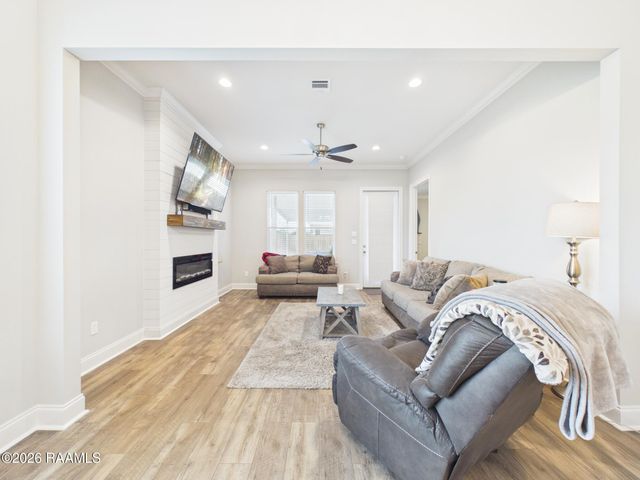 301 Adry Lane, Youngsville, LA 70592