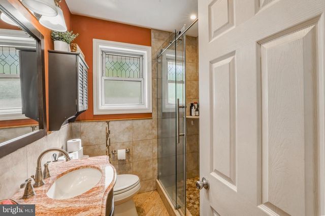 5 SUNSET DR, Voorhees, NJ 08043