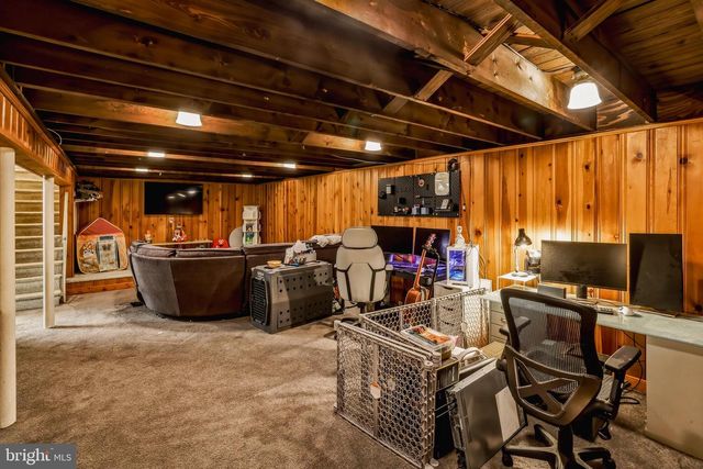 5 SUNSET DR, Voorhees, NJ 08043