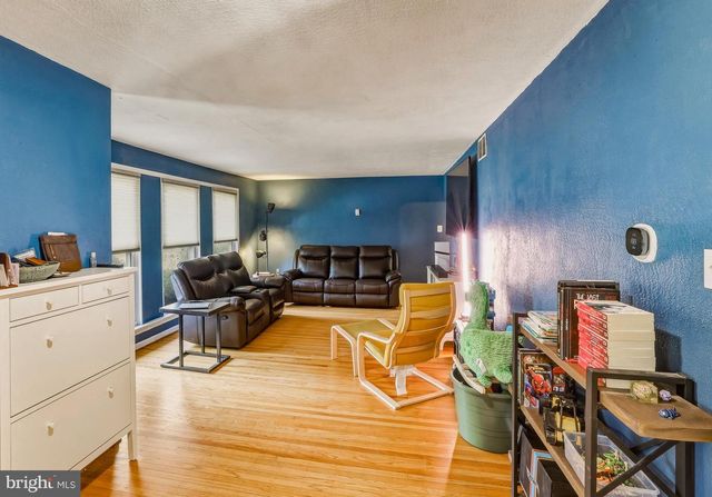 5 SUNSET DR, Voorhees, NJ 08043