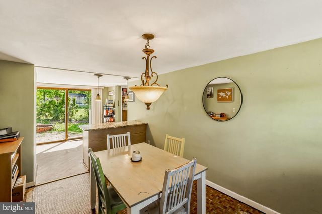 5 SUNSET DR, Voorhees, NJ 08043