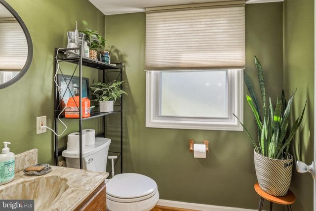 5 SUNSET DR, Voorhees, NJ 08043