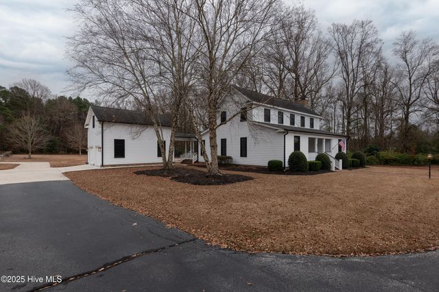 621 V O A Site C Road, Greenville, NC 27834