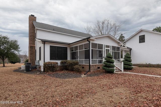 621 V O A Site C Road, Greenville, NC 27834