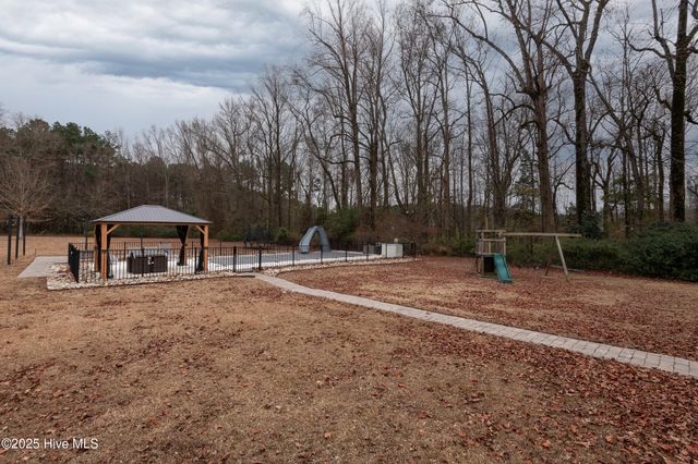 621 V O A Site C Road, Greenville, NC 27834