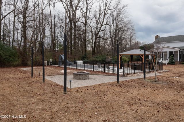 621 V O A Site C Road, Greenville, NC 27834