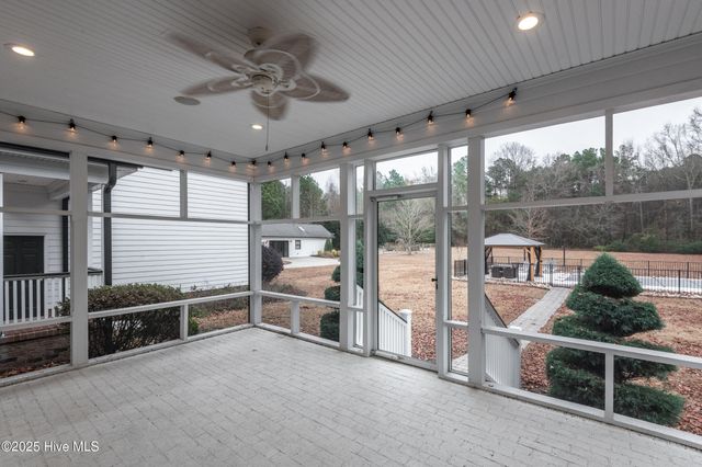 621 V O A Site C Road, Greenville, NC 27834