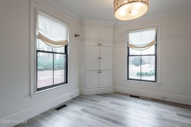 621 V O A Site C Road, Greenville, NC 27834