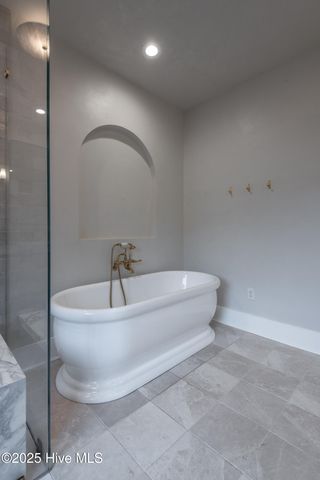 621 V O A Site C Road, Greenville, NC 27834