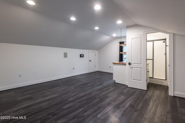 621 V O A Site C Road, Greenville, NC 27834