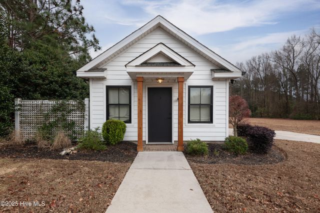 621 V O A Site C Road, Greenville, NC 27834