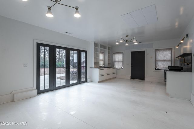 621 V O A Site C Road, Greenville, NC 27834