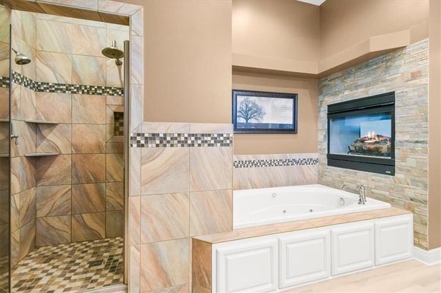 4003 SW 15th Court, Blue Springs, MO 64015