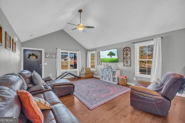 323 North Point Circle, Hartwell, GA 30643