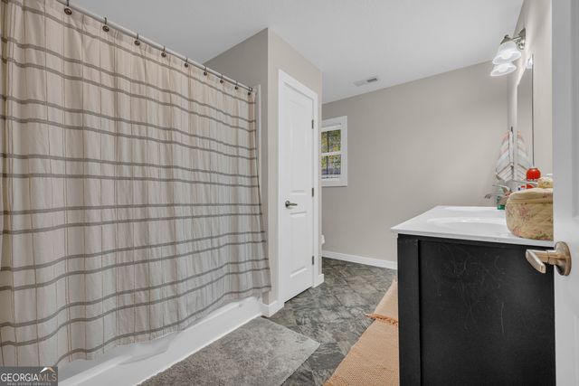 323 North Point Circle, Hartwell, GA 30643