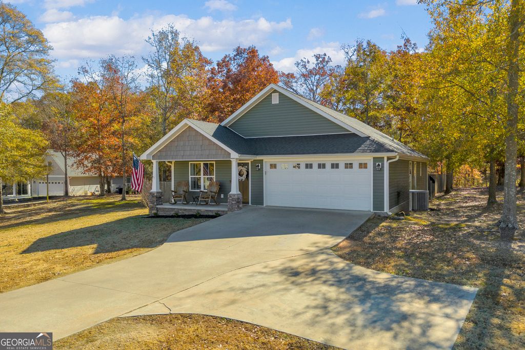 323 North Point Circle, Hartwell, GA 30643