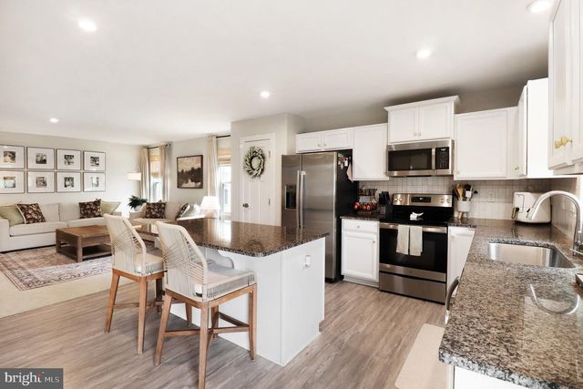 7202 PARCHMENT CIR, Ruther Glen, VA 22546