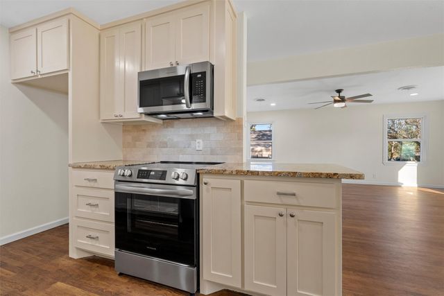 1413 W 13th Street, Clifton, TX 76634