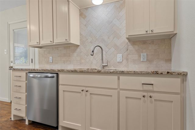 1413 W 13th Street, Clifton, TX 76634