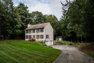 4 Lemon Tree Road, Raymond, NH 03077