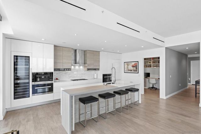 2604 5th 802, San Diego, CA 92103