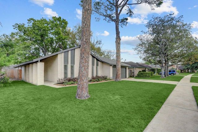 8822 Covent Garden Street, Houston, TX 77031