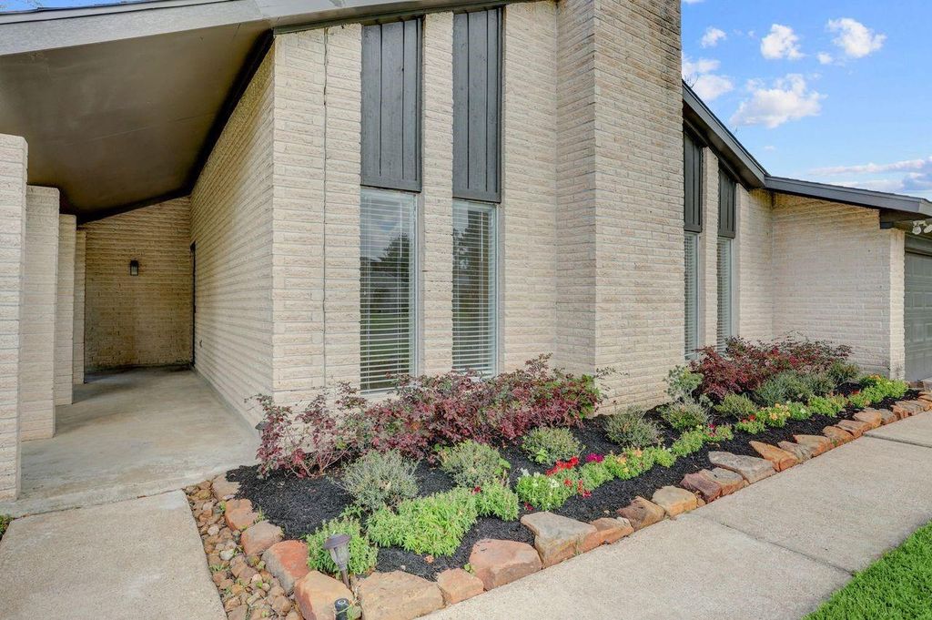 8822 Covent Garden Street, Houston, TX 77031