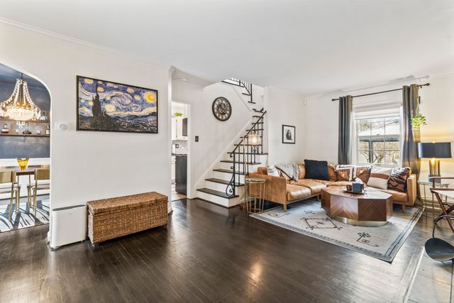 1985 Country Club Drive Drive, Grosse Pointe Woods, MI 48236