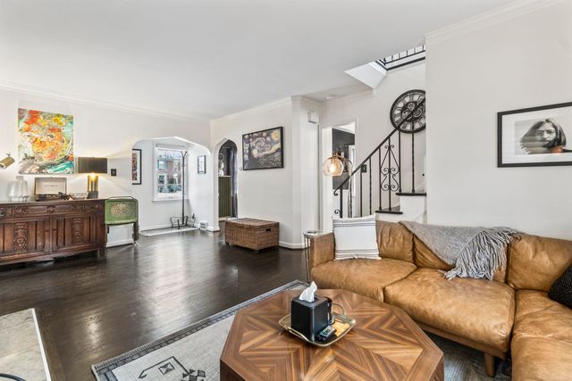 1985 Country Club Drive Drive, Grosse Pointe Woods, MI 48236