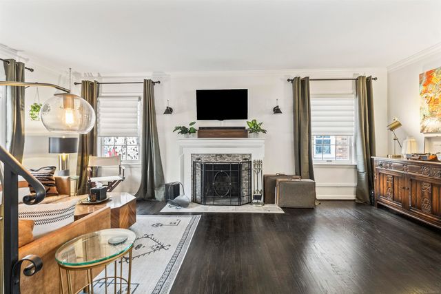 1985 Country Club Drive Drive, Grosse Pointe Woods, MI 48236