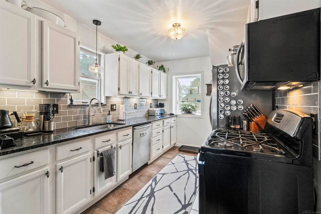 1985 Country Club Drive Drive, Grosse Pointe Woods, MI 48236