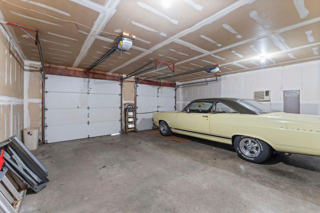 26190 Hale Court, Wyoming, MN 55092