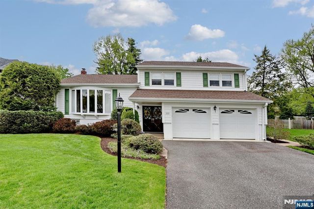 222 Merritt Drive, Oradell, NJ 07649