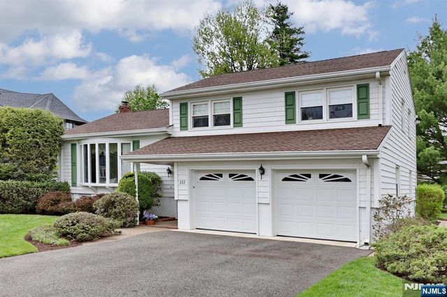 222 Merritt Drive, Oradell, NJ 07649
