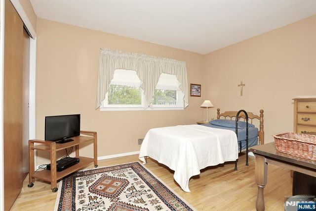 222 Merritt Drive, Oradell, NJ 07649