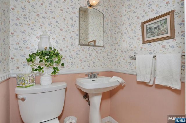 222 Merritt Drive, Oradell, NJ 07649