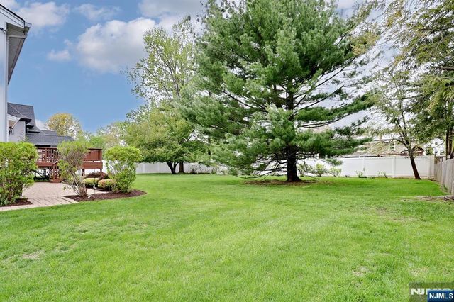 222 Merritt Drive, Oradell, NJ 07649