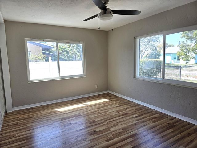 622 MYRTLE WAY S, St Petersburg, FL 33703