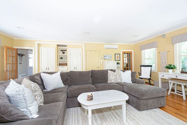 99 W Main St, Westborough, MA 01581