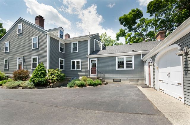 99 W Main St, Westborough, MA 01581