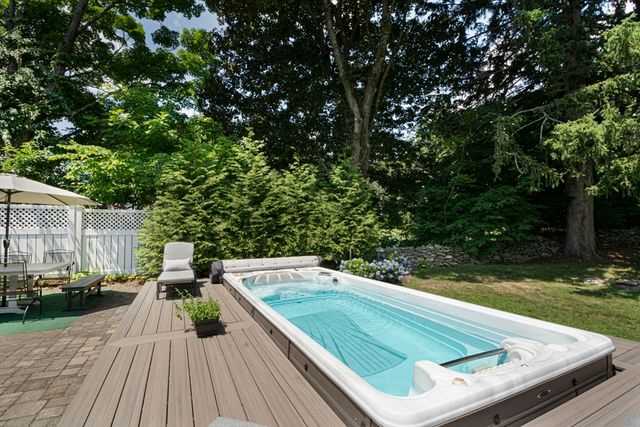 99 W Main St, Westborough, MA 01581