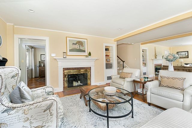 99 W Main St, Westborough, MA 01581